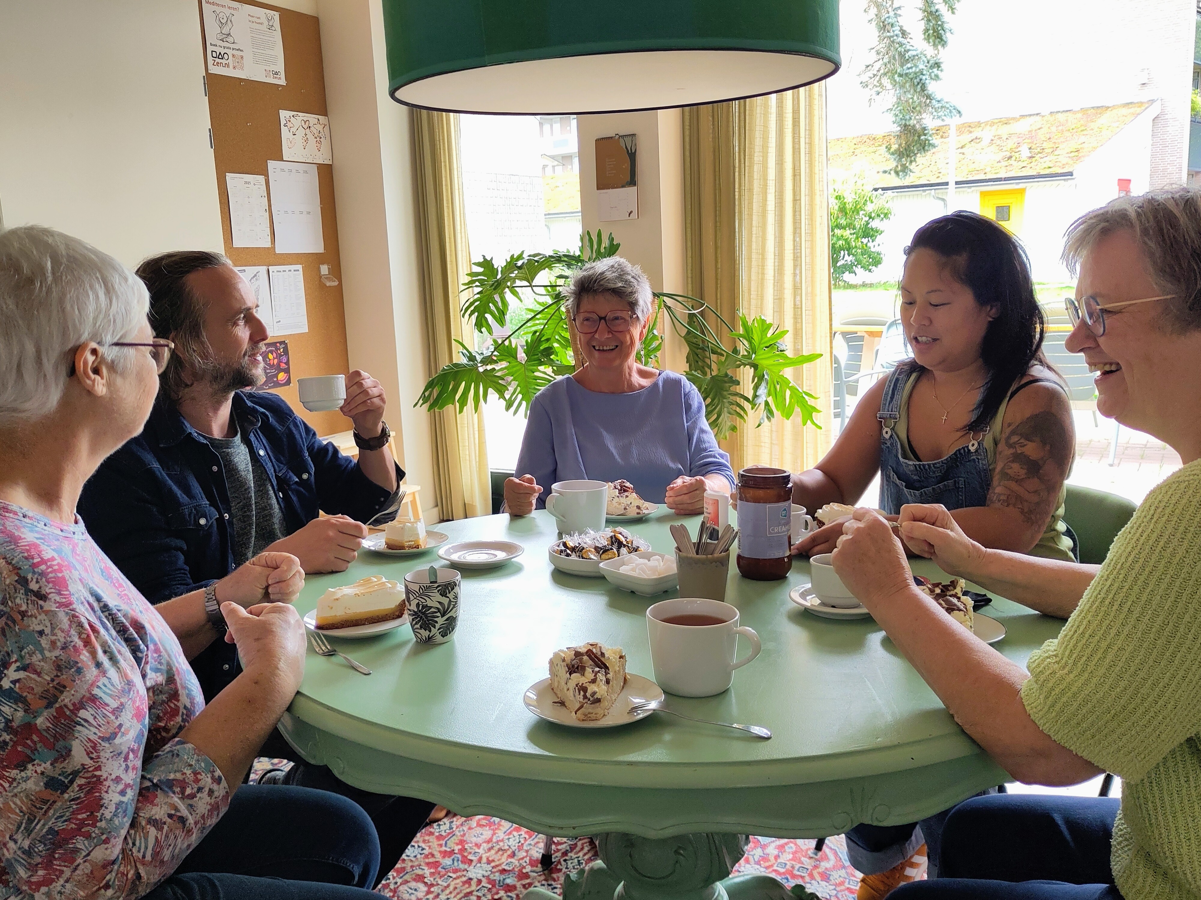 Bewoners tijdens een vergadering
